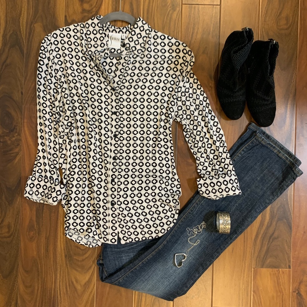 Finley Graphic Black & White Tailored Blouse